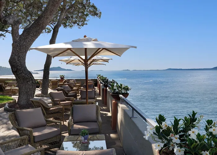 호텔 그랜드 암바시아토리